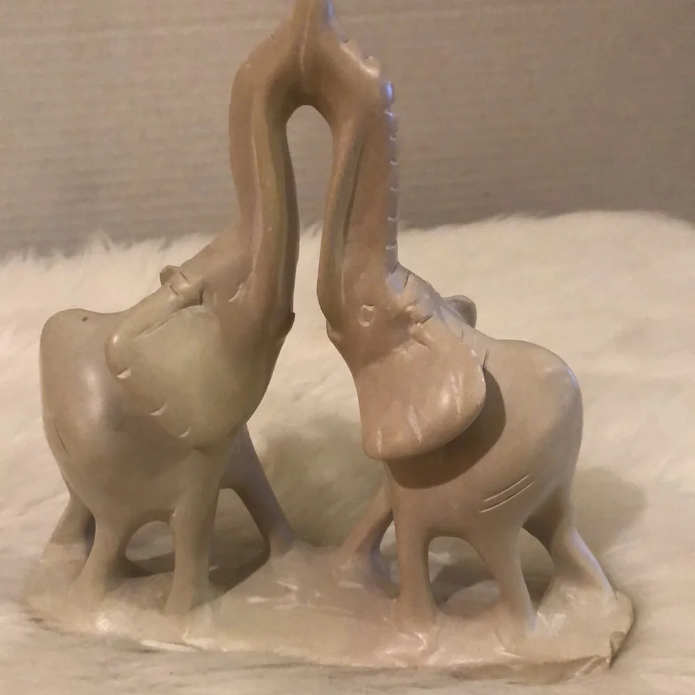Elephant Figurines/Set of 2 - Picture 3 of 12